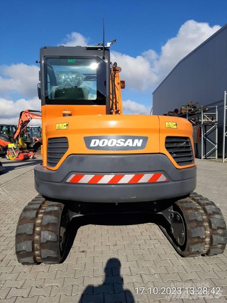 Develon DX 85 R-3 Средни екскаватори 7т - 12т