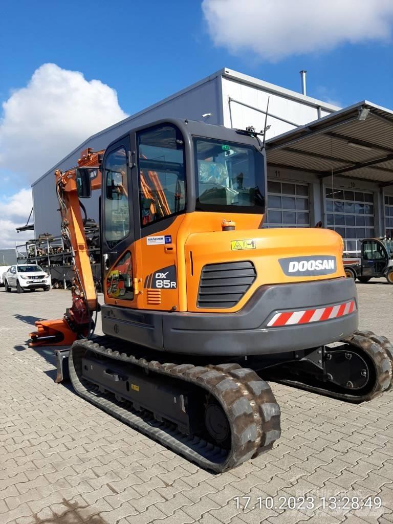 Develon DX 85 R-3 Средни екскаватори 7т - 12т