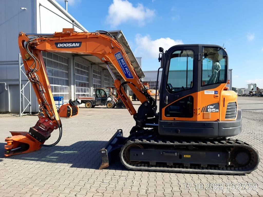 Develon DX 85 R-3 Средни екскаватори 7т - 12т
