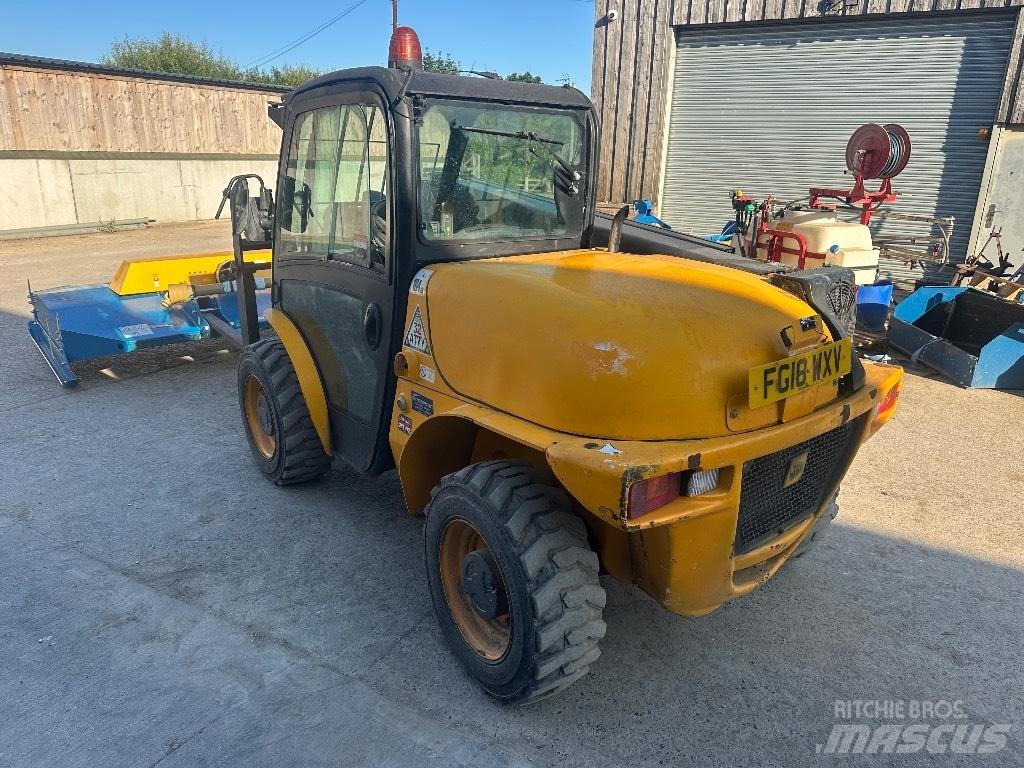 JCB 520-40 Телескопични товарачи