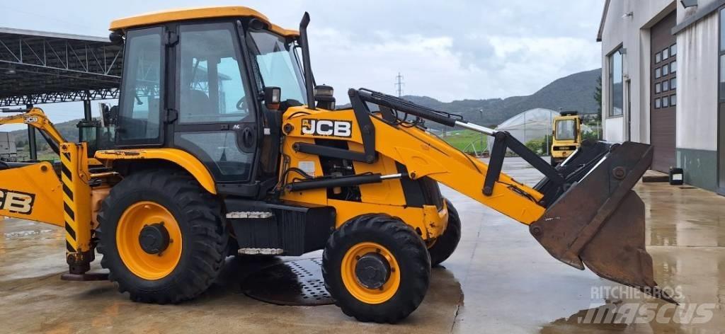 JCB 3DX Товарач със заден ексватор