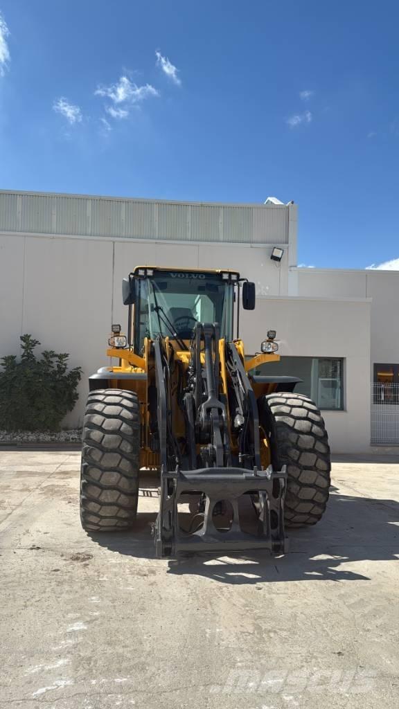 Volvo L 110 F Колесни товарачи
