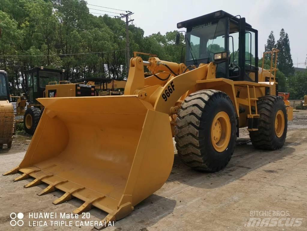 CAT 966 F Колесни товарачи