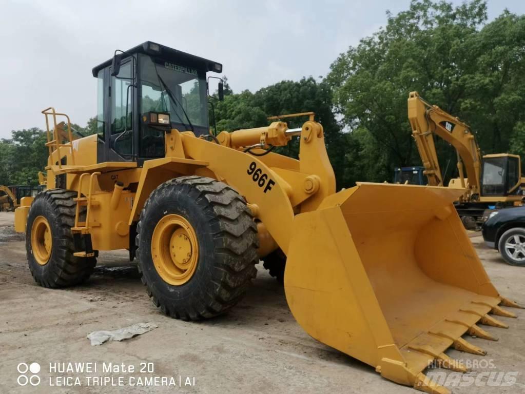 CAT 966 F Колесни товарачи