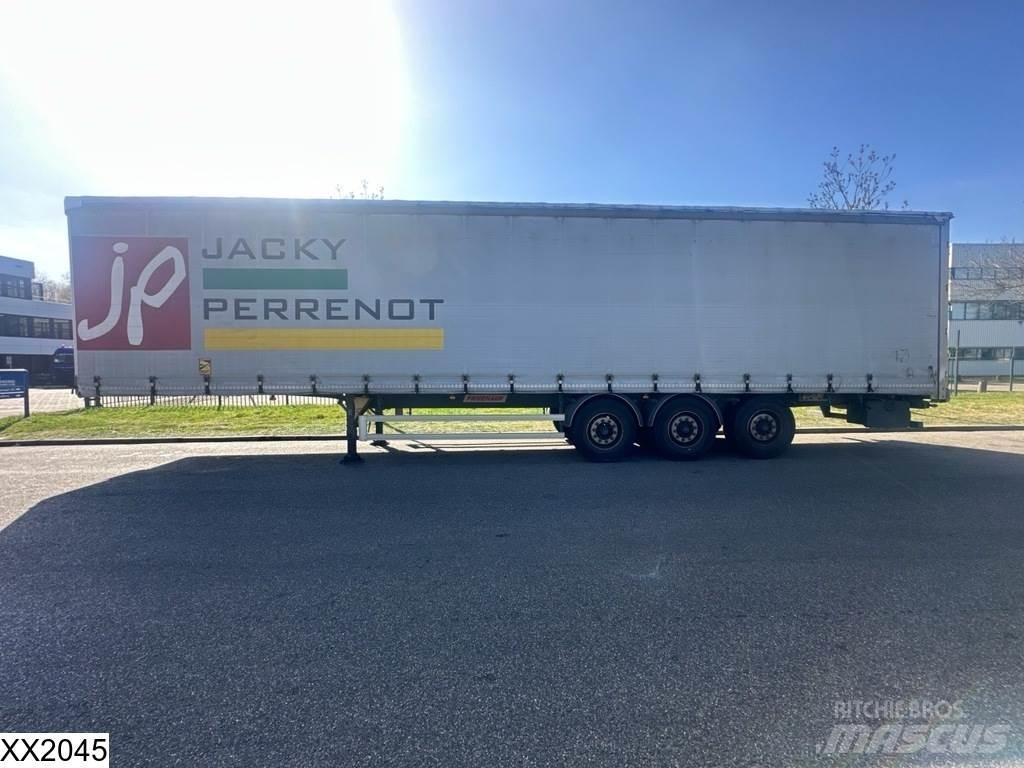 Fruehauf Tautliner Брезентови полуремаркета
