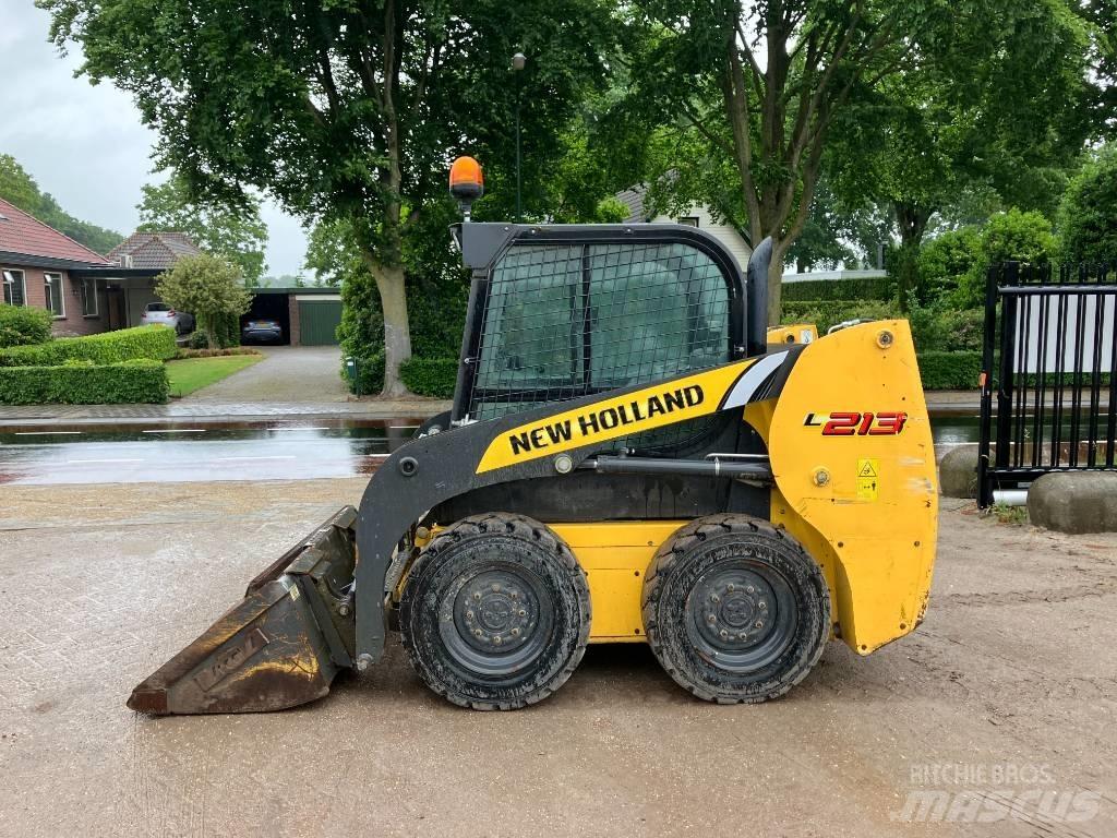 New Holland L 213 Мини товарачи
