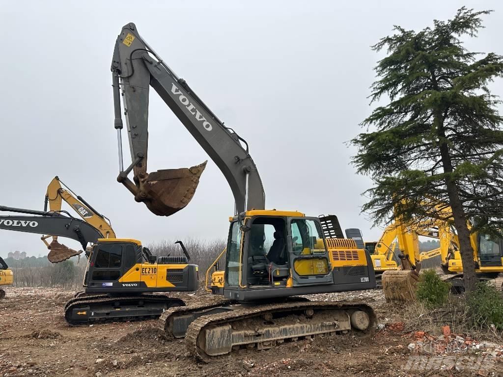 Volvo EC210D Верижен екскаватор