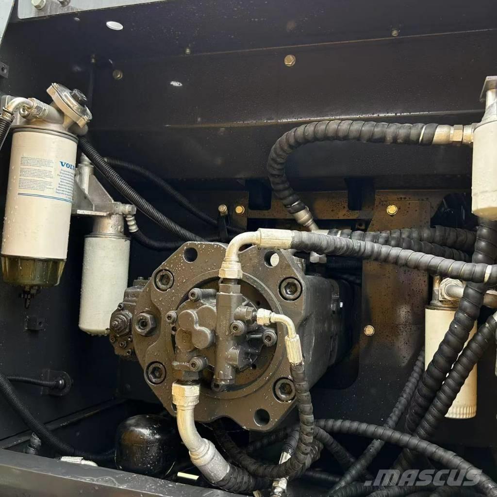 Volvo 290 Верижен екскаватор