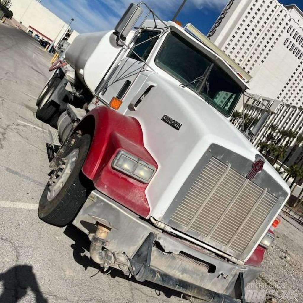 Kenworth T 800 Цистерни за вода
