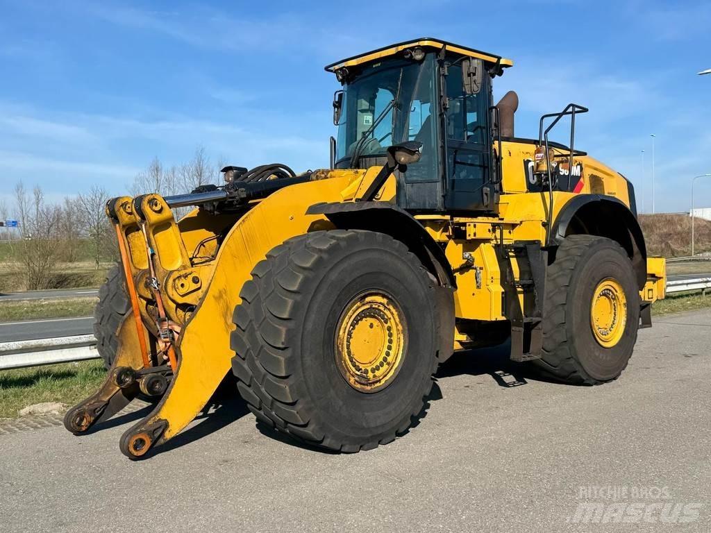 CAT 980M Колесни товарачи