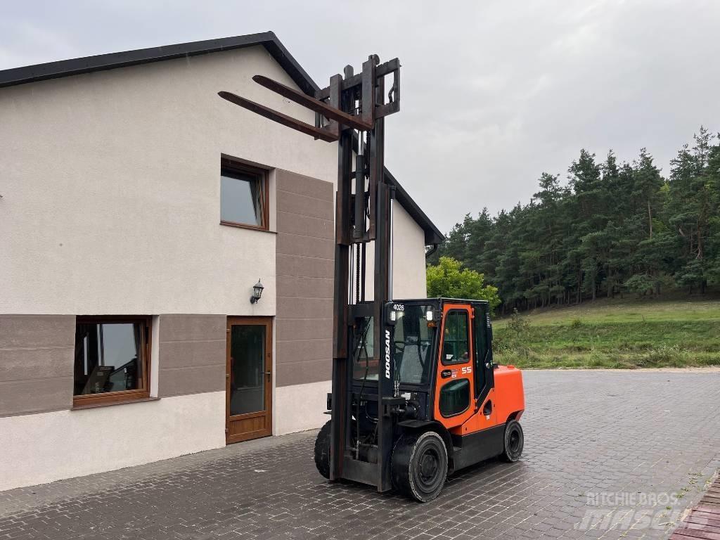 Doosan D 55 C-7 Дизелови камиони