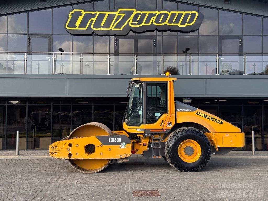 Volvo SD160B Пневматични гумени  ролки
