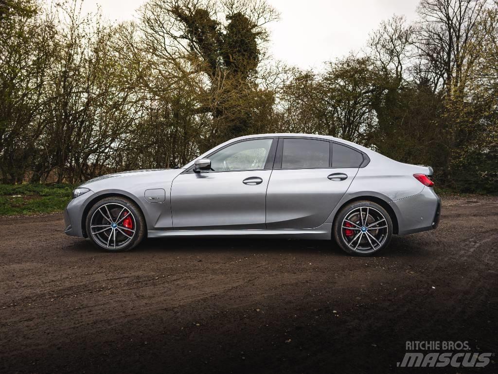 BMW 330e Коли