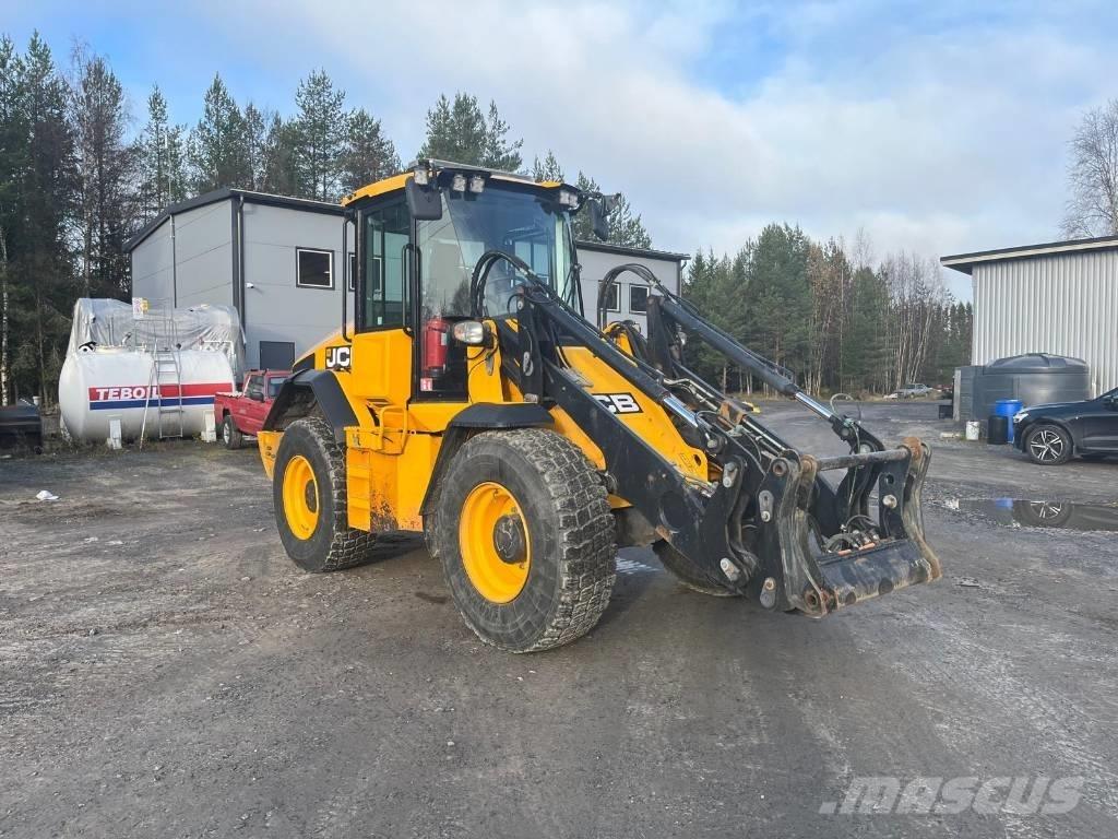 JCB 413K Колесни товарачи
