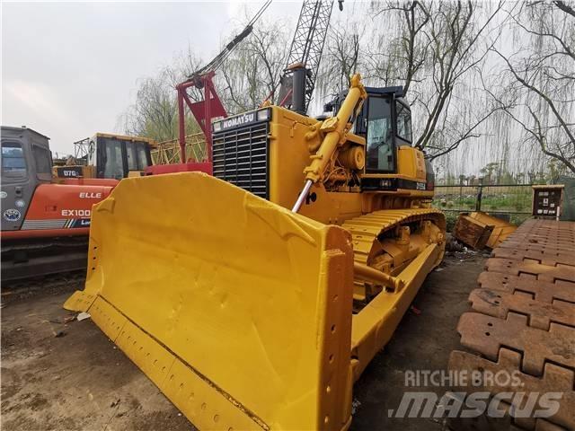 Komatsu D155A Верижни булдозери

