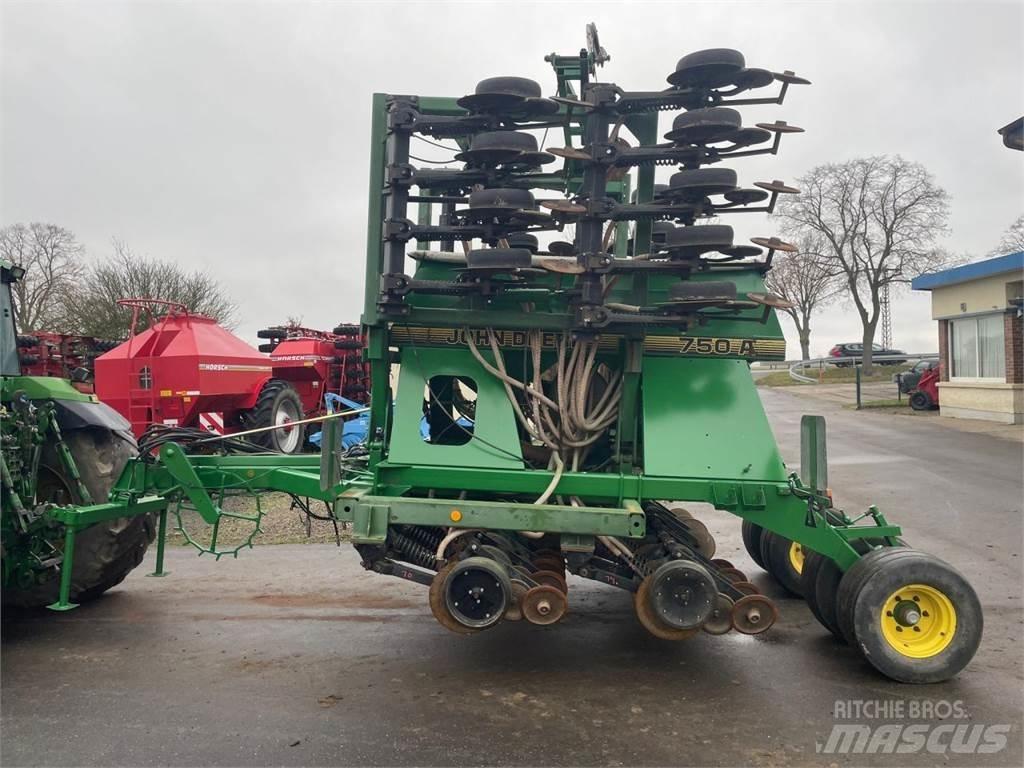John Deere 750A 6m Машини за прецизно сеене