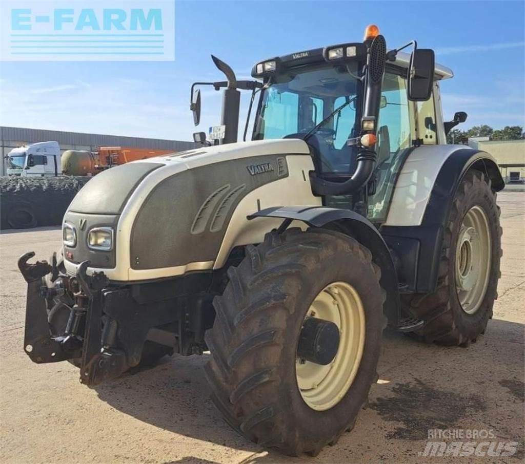 Valtra t 202 Трактори