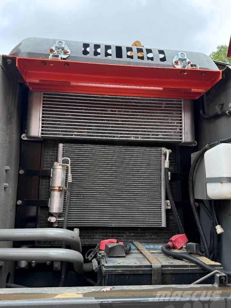 Hitachi ZX 200-3 G Верижен екскаватор