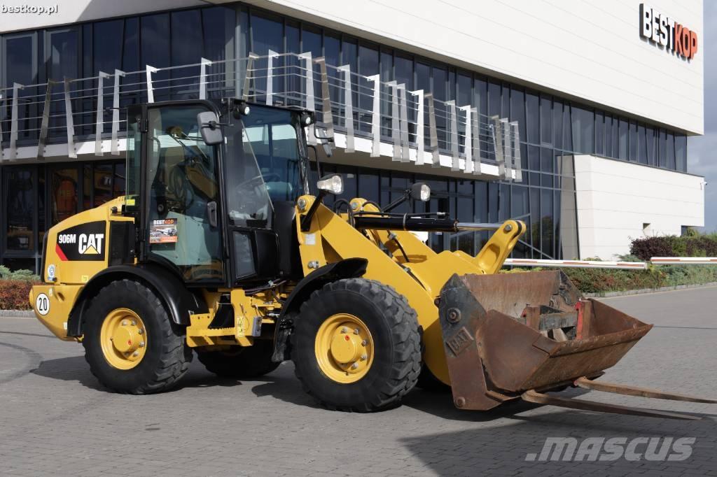 CAT 906M Колесни товарачи