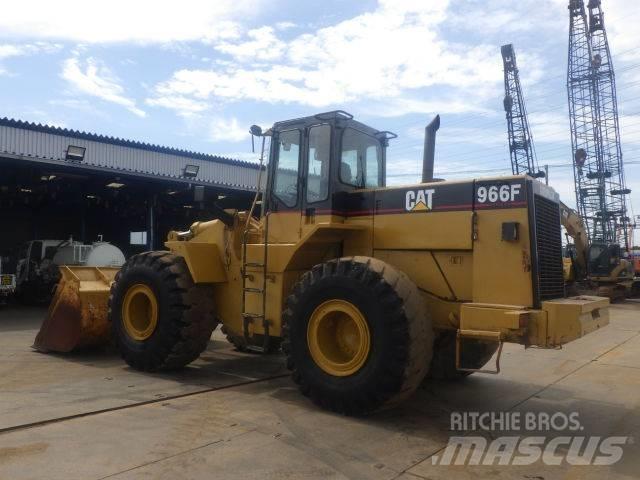 CAT 966 F Колесни товарачи