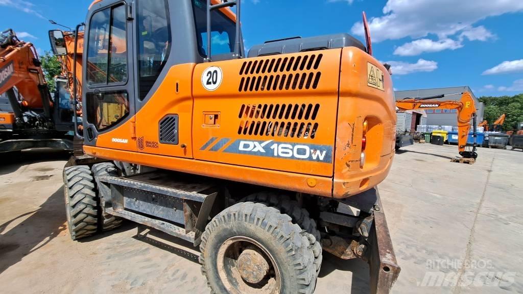 Doosan DX 160 W-3 Колесни екскаватори