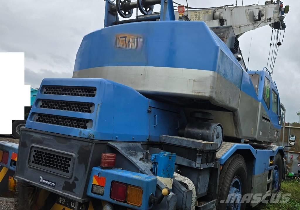 Tadano TR 250 M-6 Кранове за тежък терен