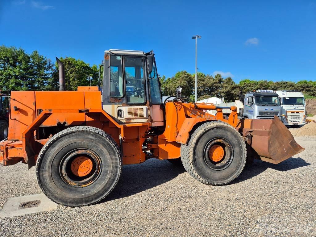 Hitachi FR 130 Колесни товарачи