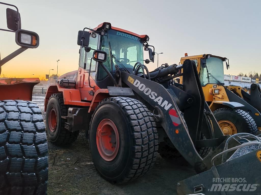 Doosan DL 220 Колесни товарачи