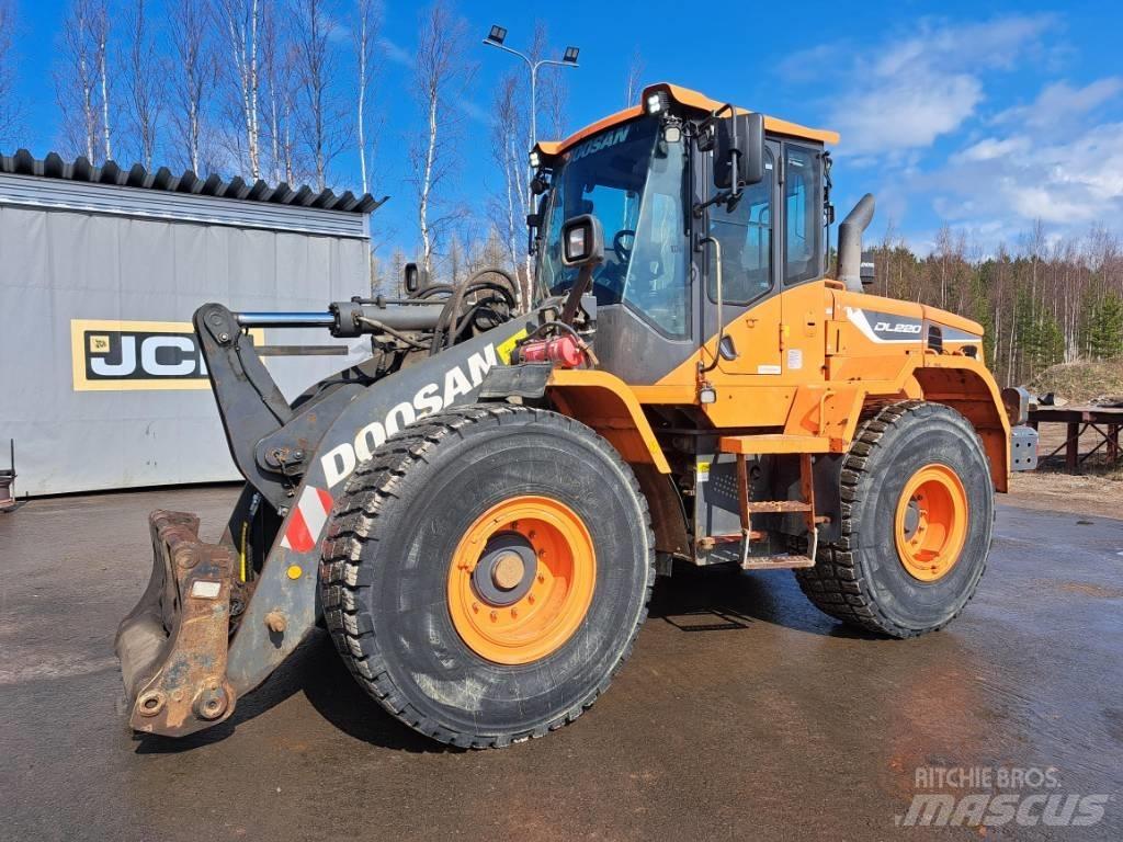 Doosan DL 220 Колесни товарачи