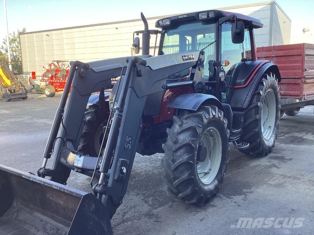 Valtra N141 Трактори