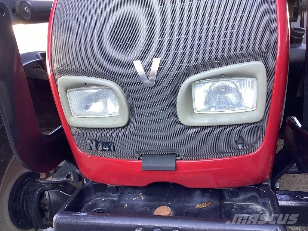 Valtra N141 Трактори