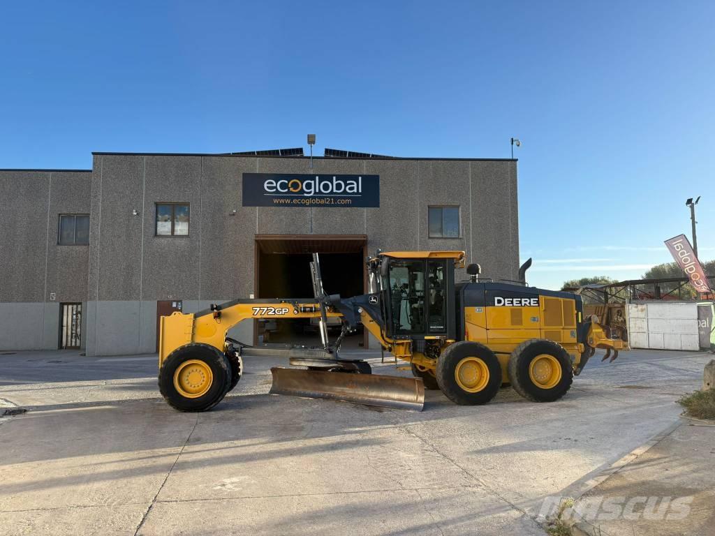John Deere 772 GP Грейдери
