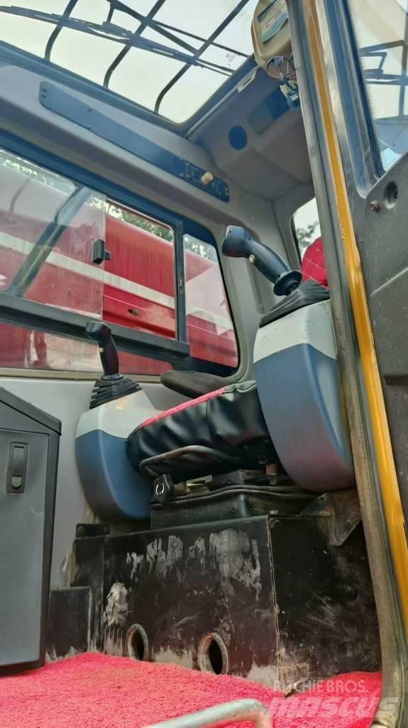 Sany STC 250 H Всъдеходни кранове