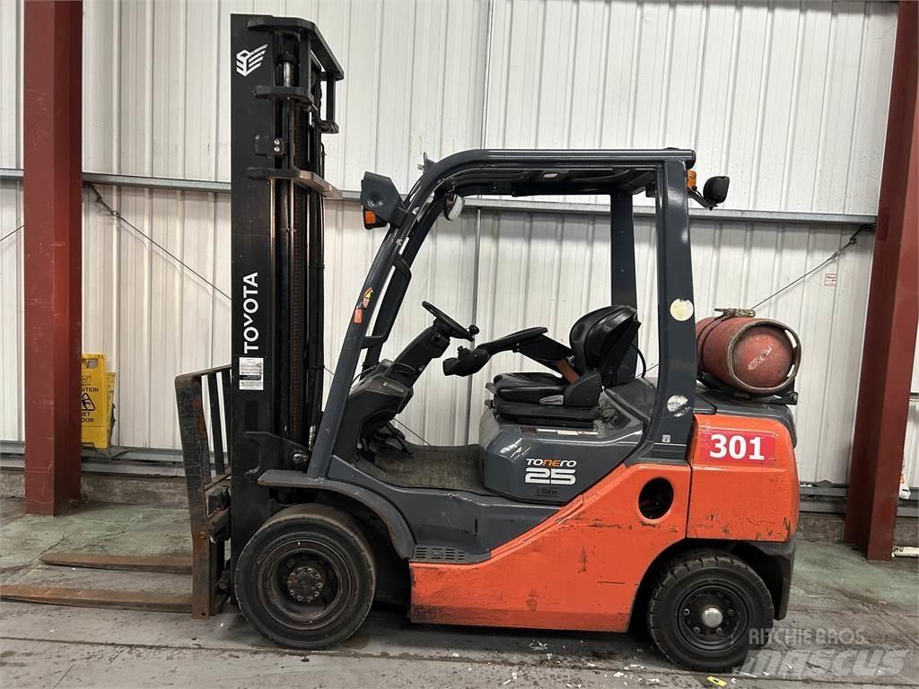 Toyota 02-8FGF25 Камиони с АГУ