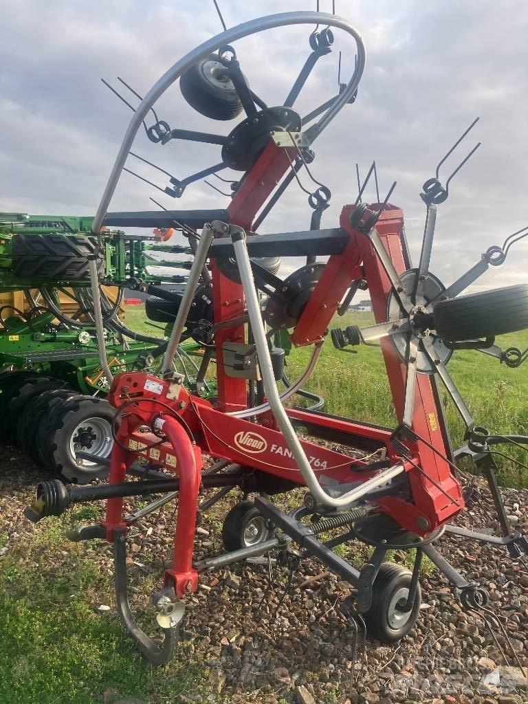 Vicon FANEX 764 Гребла и сенообръщачки