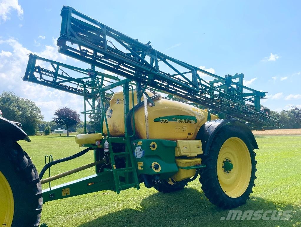 John Deere 732 Прикачни пръскачки
