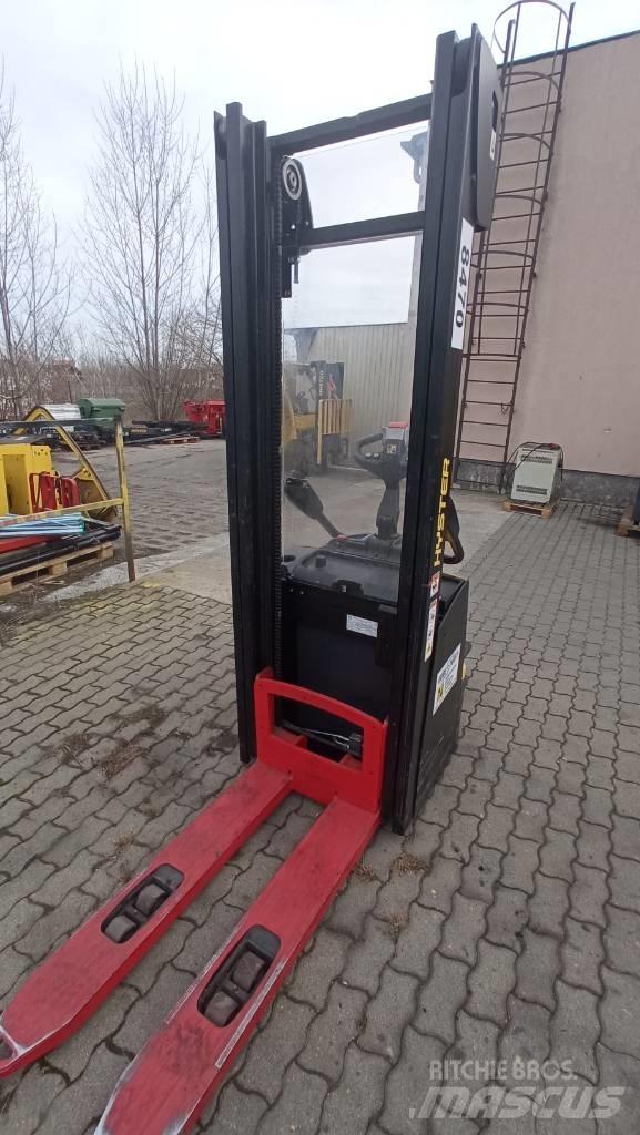 Hyster S1.4S Колички високоповдигачи с теглич