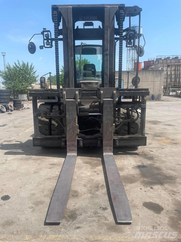 Kalmar DCG 250-12LB Дизелови камиони