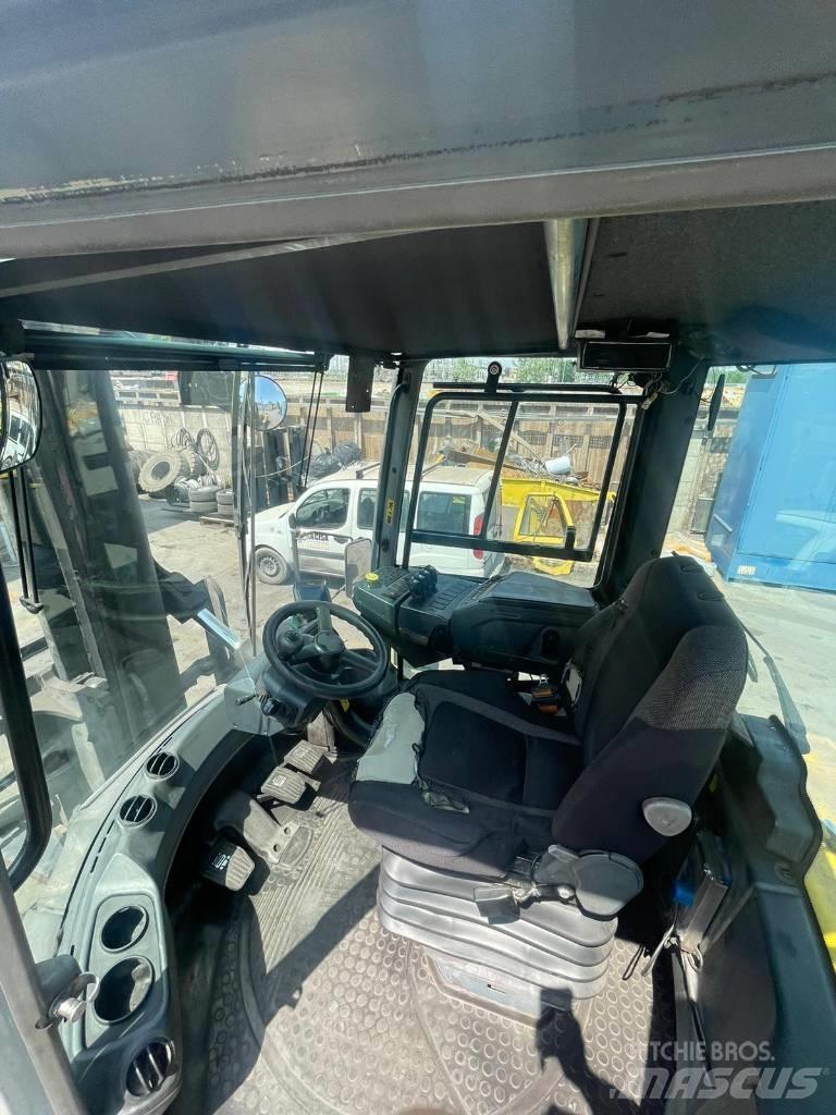 Kalmar DCG 250-12LB Дизелови камиони