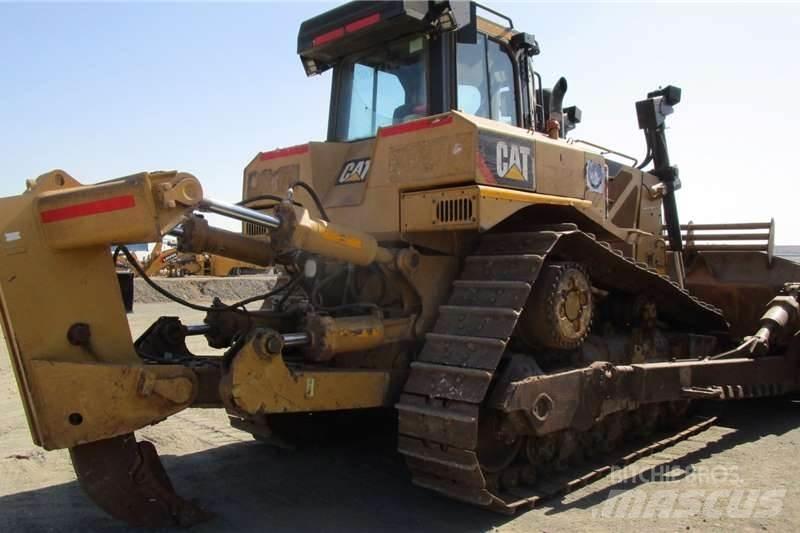 CAT D8R Верижни булдозери
