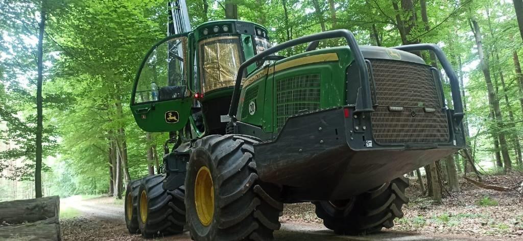 John Deere 1070G Харвестери