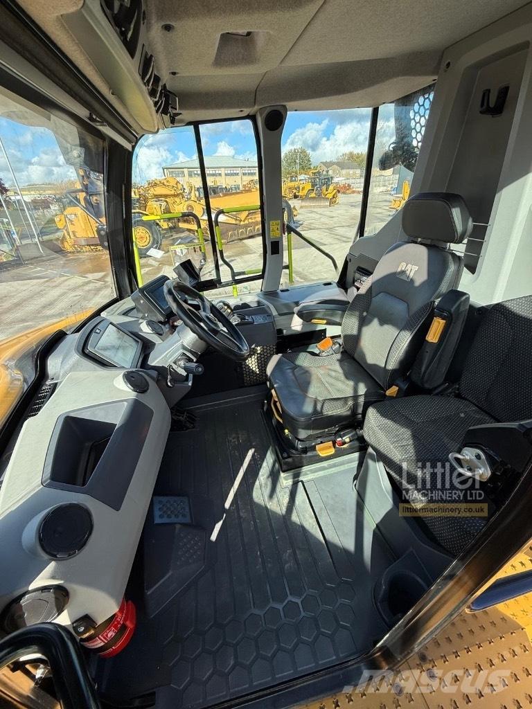 CAT 730 Дъмпери/моторни превозни средства