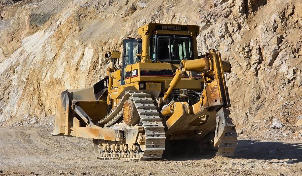 CAT D9R Верижни булдозери
