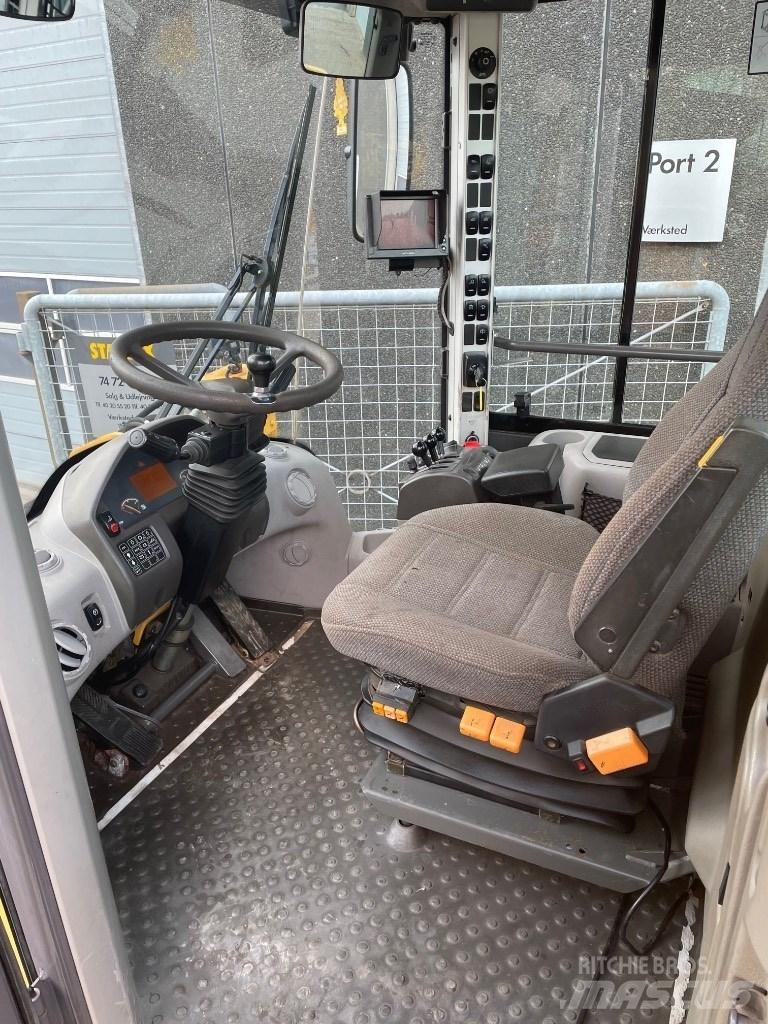 Volvo L90F Колесни товарачи