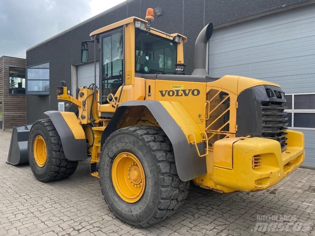 Volvo L90F Колесни товарачи