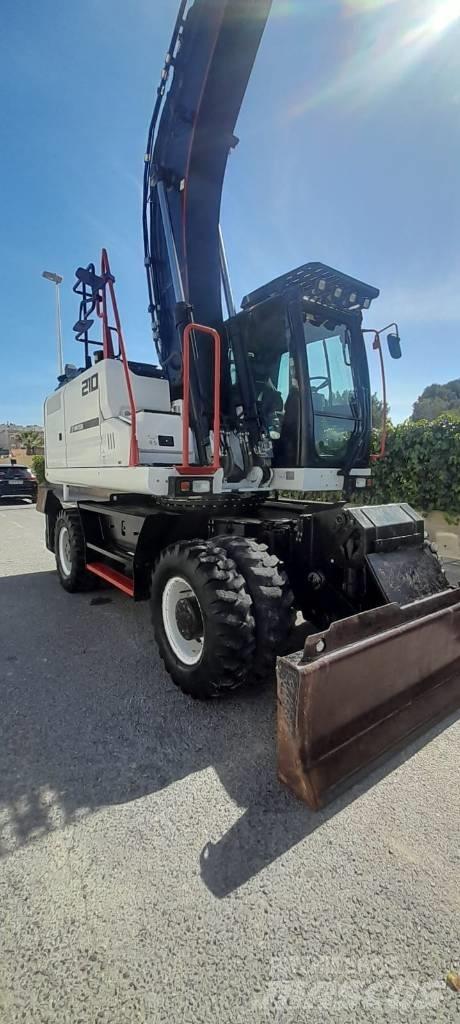 Hidromek HMK 210 W Колесни екскаватори