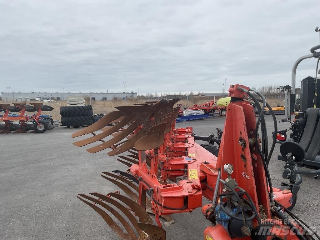 Kuhn Varimaster 122 Реверсивни плугове