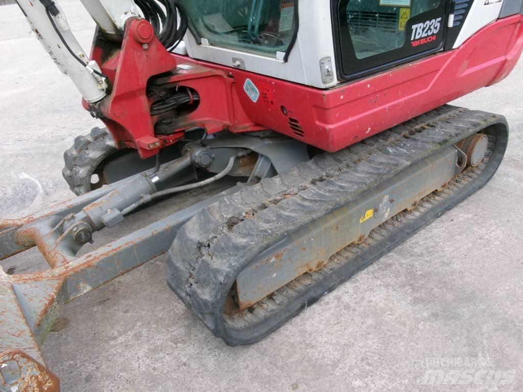 Takeuchi TB 235 Мини екскаватори < 7 т