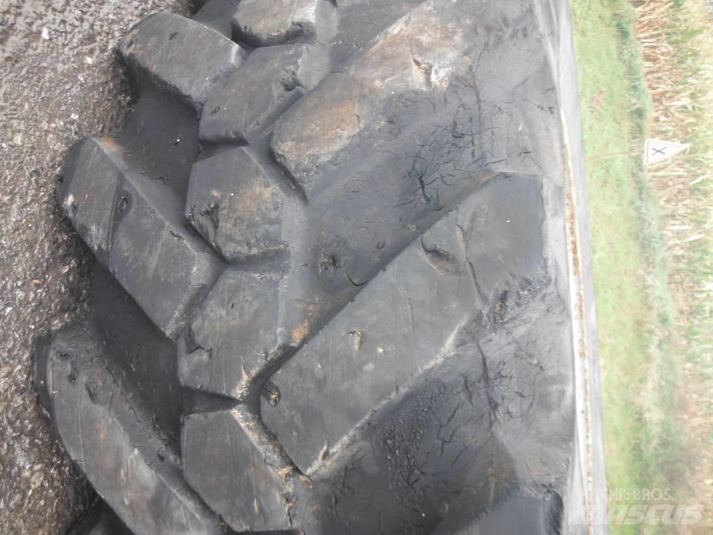 Michelin 15R22.5 Колелета/Гуми