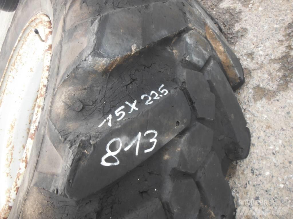 Michelin 15R22.5 Колелета/Гуми